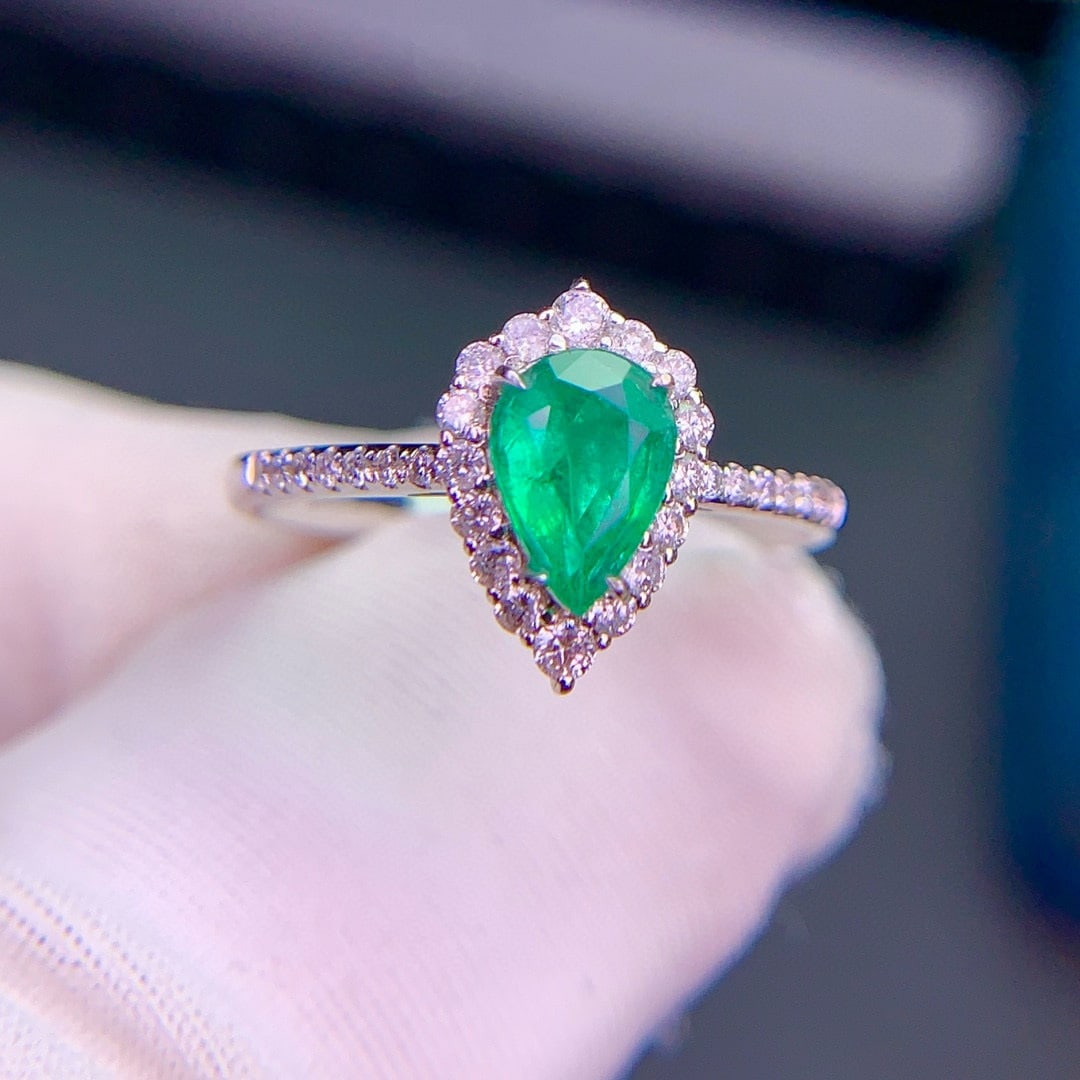 14k Gold 0.56 Ct Natural Emerald & Diamond Ring - 2