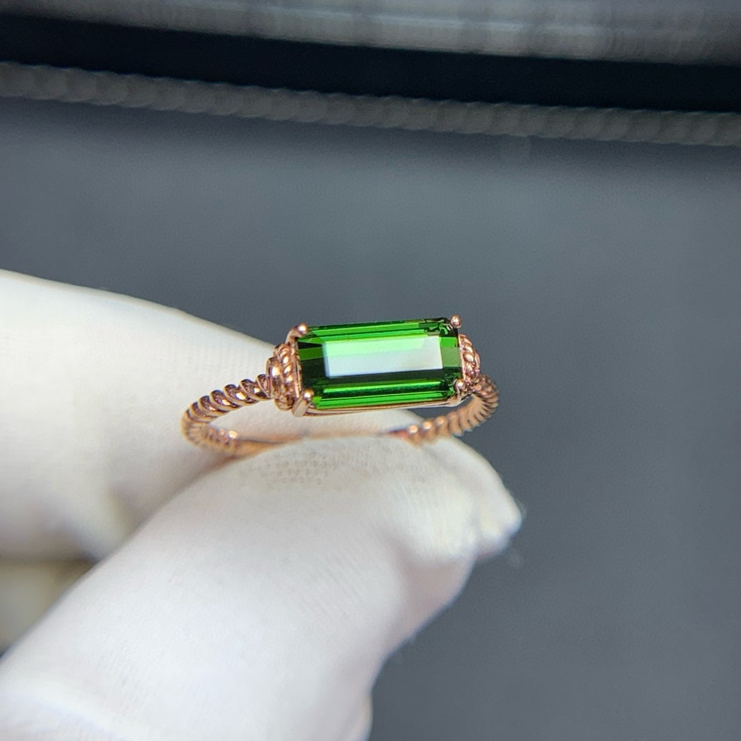14k Gold 2.0 Ct Natural Tourmaline Ring: Ref:230940405 // gold content:14k gold // ring size:7. 25us // // main gemstone:tourmaline // shape:octagonal // carat weight:2. 0ct // color:green // treatment:natural // Condition: NewLow