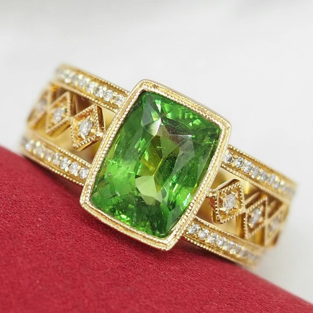 14k Gold 5.01 Ctw Natural Tsavorite & Diamond Ring - 5