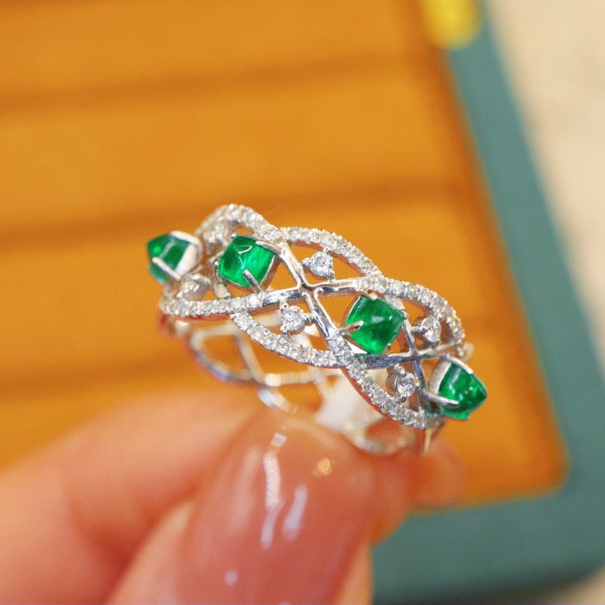 14k Gold 0.82 Ctw Vivid Green Natural Emerald & Diamond Ring - 2