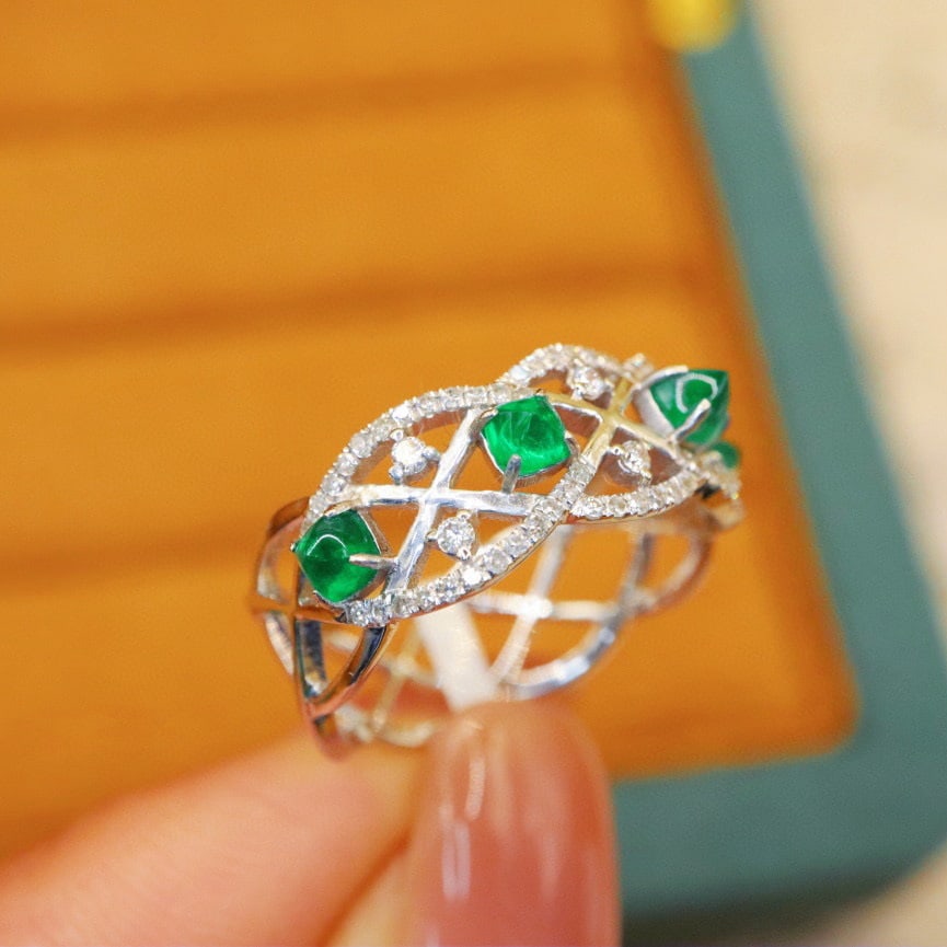 14k Gold 0.82 Ctw Vivid Green Natural Emerald & Diamond Ring - 3