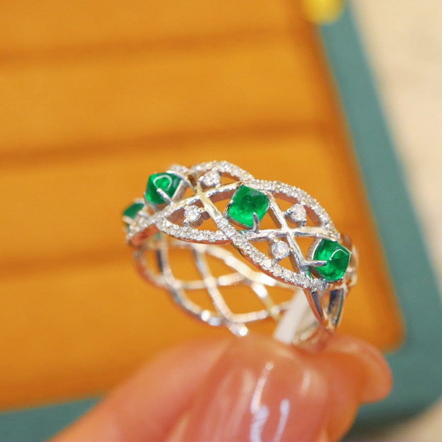 14k Gold 0.82 Ctw Vivid Green Natural Emerald & Diamond Ring - 4