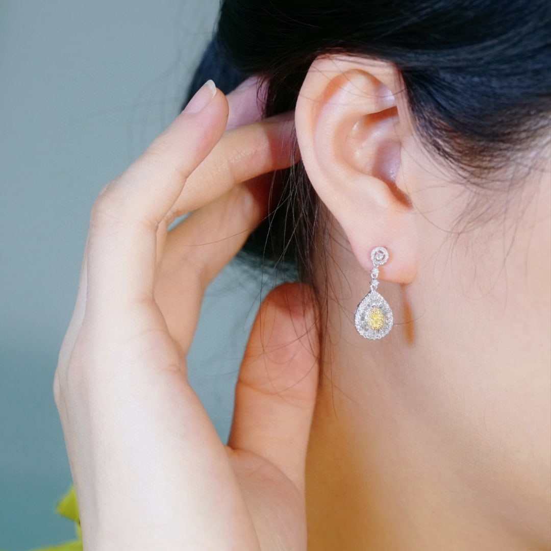 14k Gold 0.80 Ct Natural Color Diamond Earrings - 4