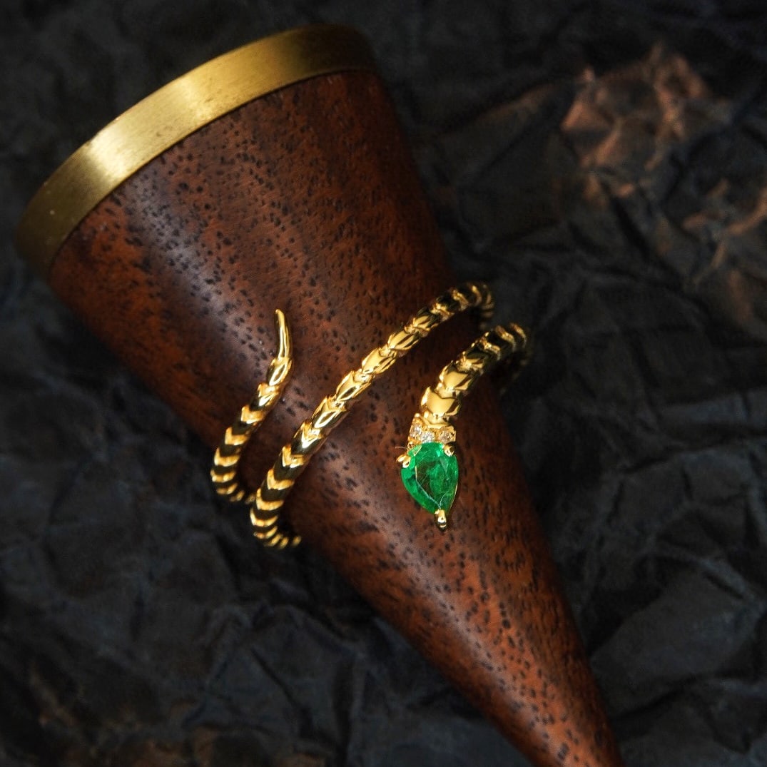 14k Gold 0.2 Ct Natural Emerald & Diamond Ring - 4