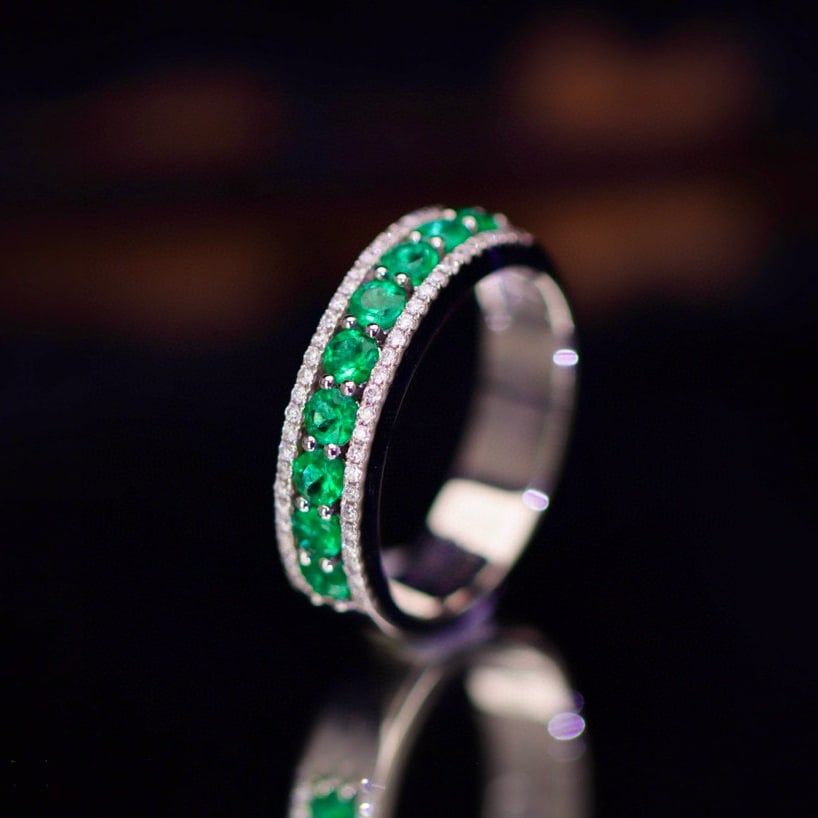 14k Gold 0.80 Ctw Vivid Green Natural Emerald & Diamond Ring - 8