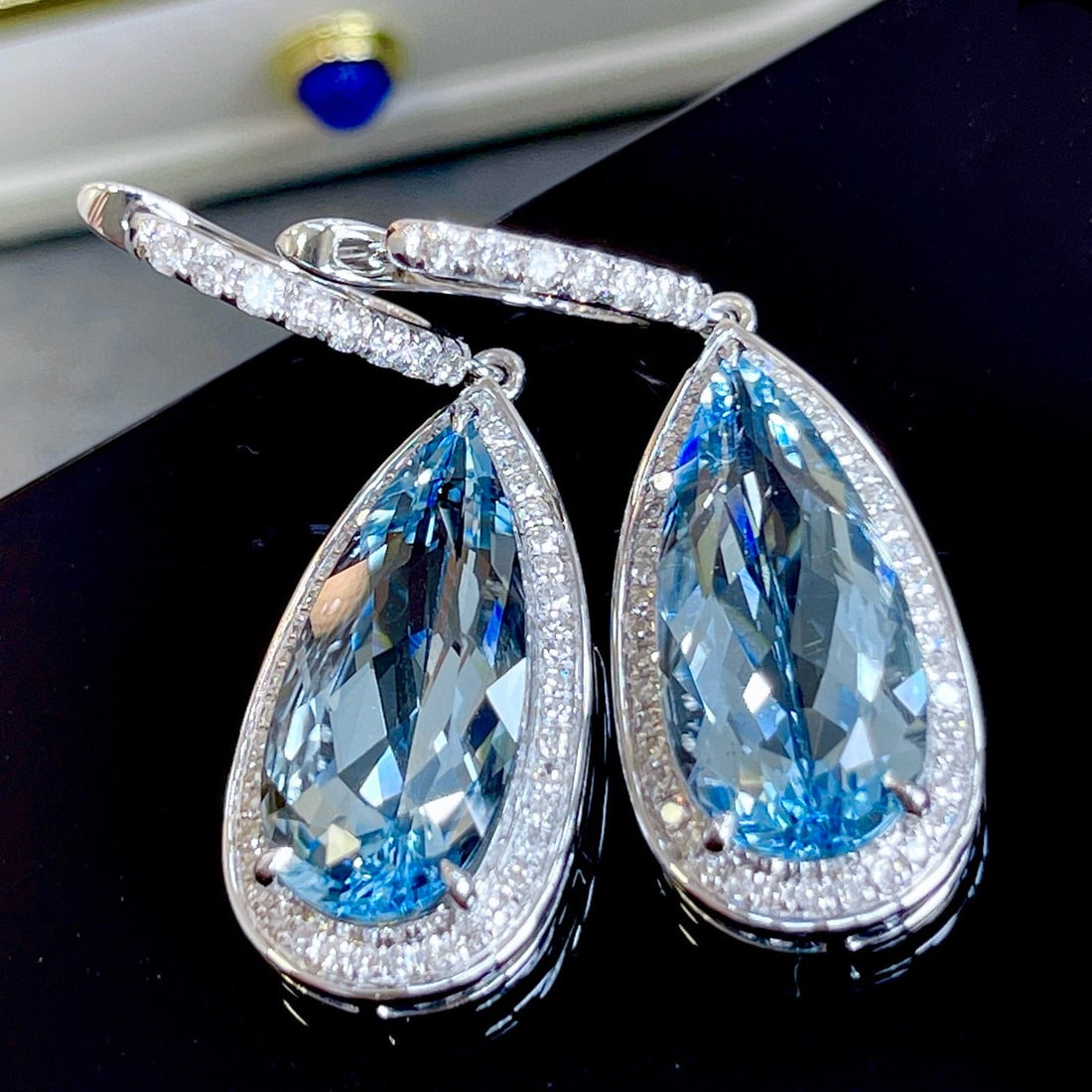 14k Gold 8.2 Ctw Natural Aquamarine & Diamond Earrings - 3