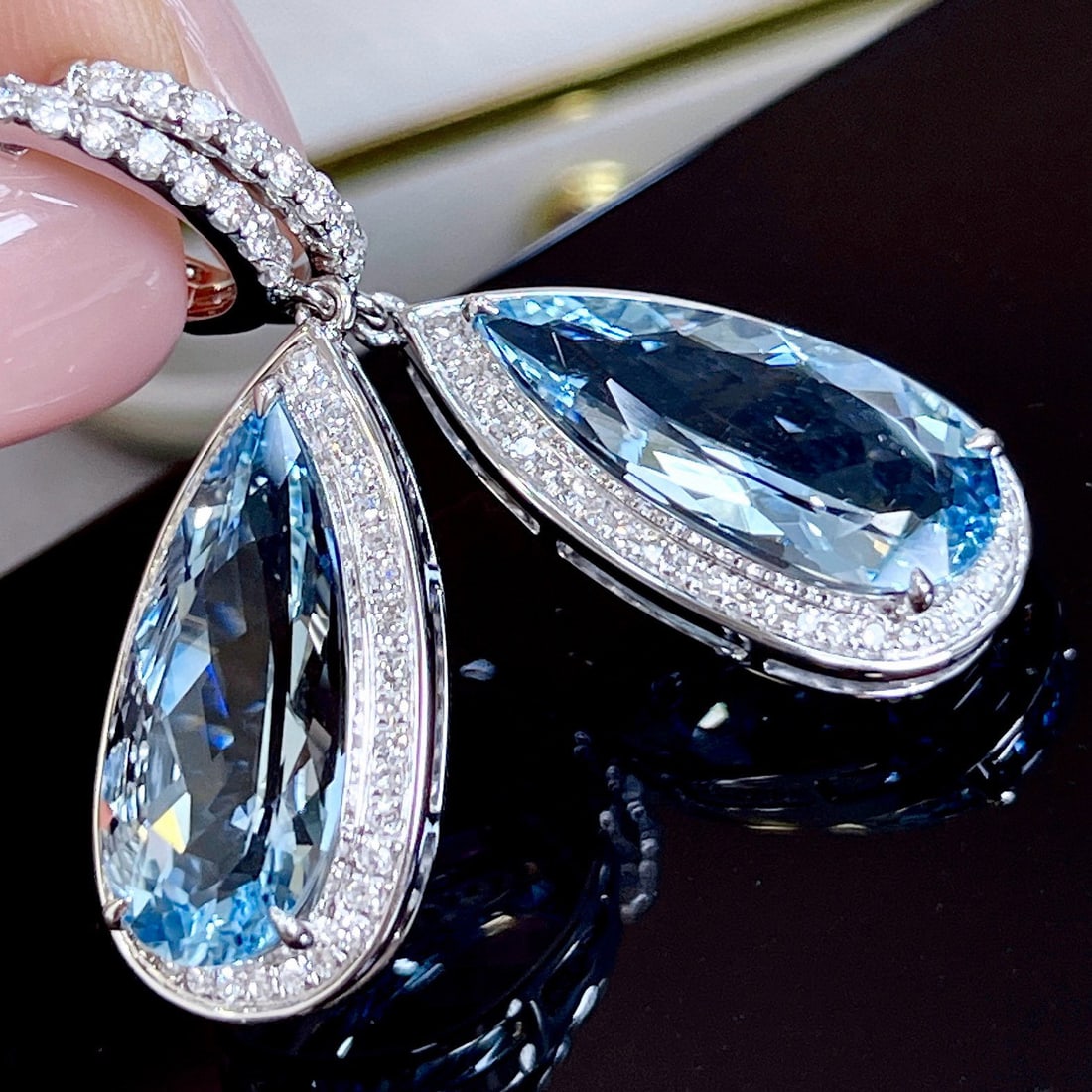 14k Gold 8.2 Ctw Natural Aquamarine & Diamond Earrings - 4