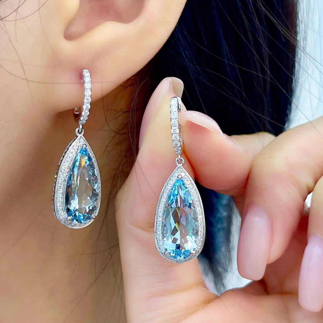 14k Gold 8.2 Ctw Natural Aquamarine & Diamond Earrings - 6