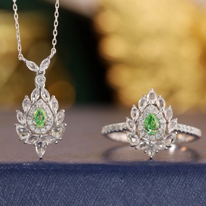 14k Gold 1.90 Ctw Natural Green Diamond & Sapphire & Diamond Jewelry Set: Ref:230941017 // gold content:14k gold // ring size:7. 25us // // ring // main gemstone:green diamond // shape:pear // carat weight:0. 17ct // color:green // treatment:natural // // adjacent