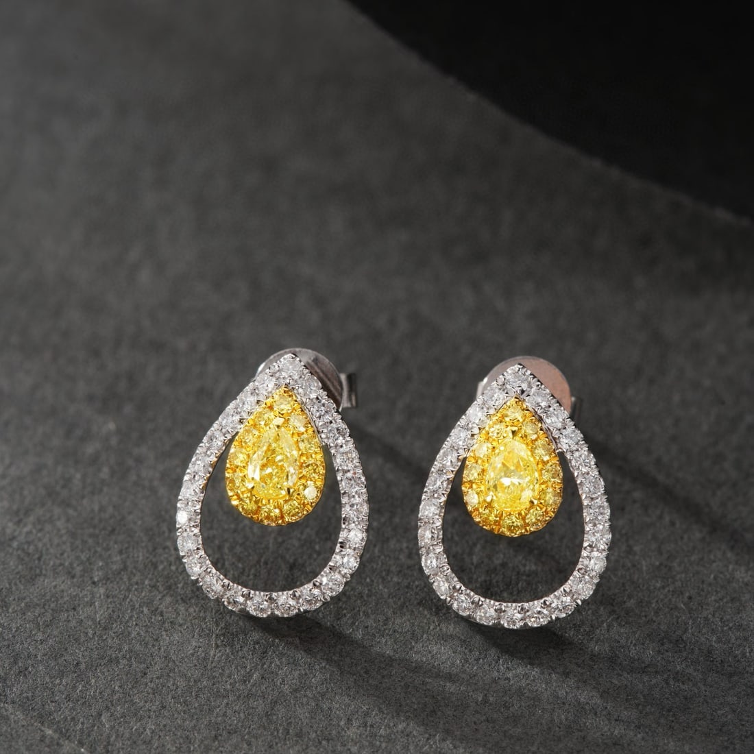 14k Gold 0.58 Ctw Natural Yellow Diamond & Diamond Earrings: Ref:230941018 // gold content:14k gold // main gemstone:yellow diamond // shape:pear // carat weight:0. 16ct // color:yellow // treatment:natural // // adjacent gemstone 2 : diamond // shape:round