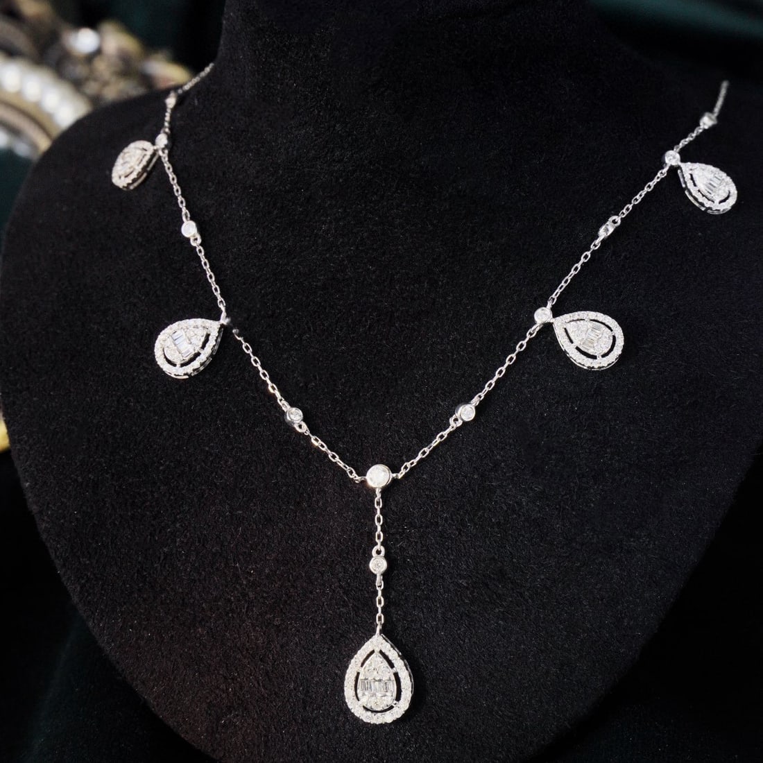 14k Gold 1.08 Ct Natural H Diamond Necklace: Ref:230941021 // gold content:14k gold // main gemstone:diamond // shape:multiply // carat weight:1. 08ct // clarity grade:vs-si // color:h // treatment:natural // Condition: NewLow Estimate: