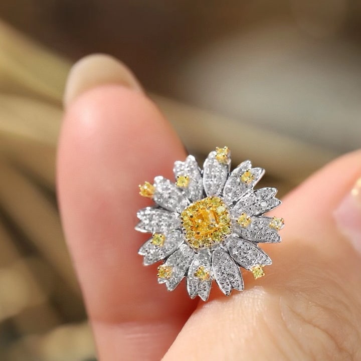 14k Gold 0.90 Ct Natural Color Diamond & Flowers Earrings - 4