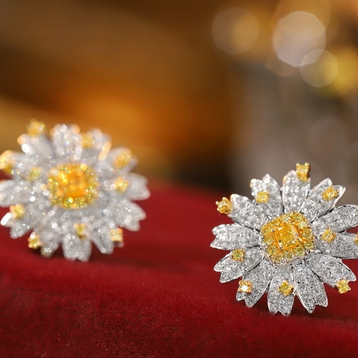 14k Gold 0.90 Ct Natural Color Diamond & Flowers Earrings - 7