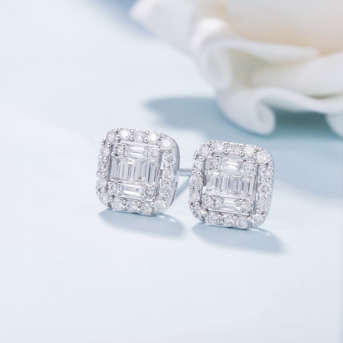 14k Gold 0.54 Ctw Natural H Diamond Earrings - 4