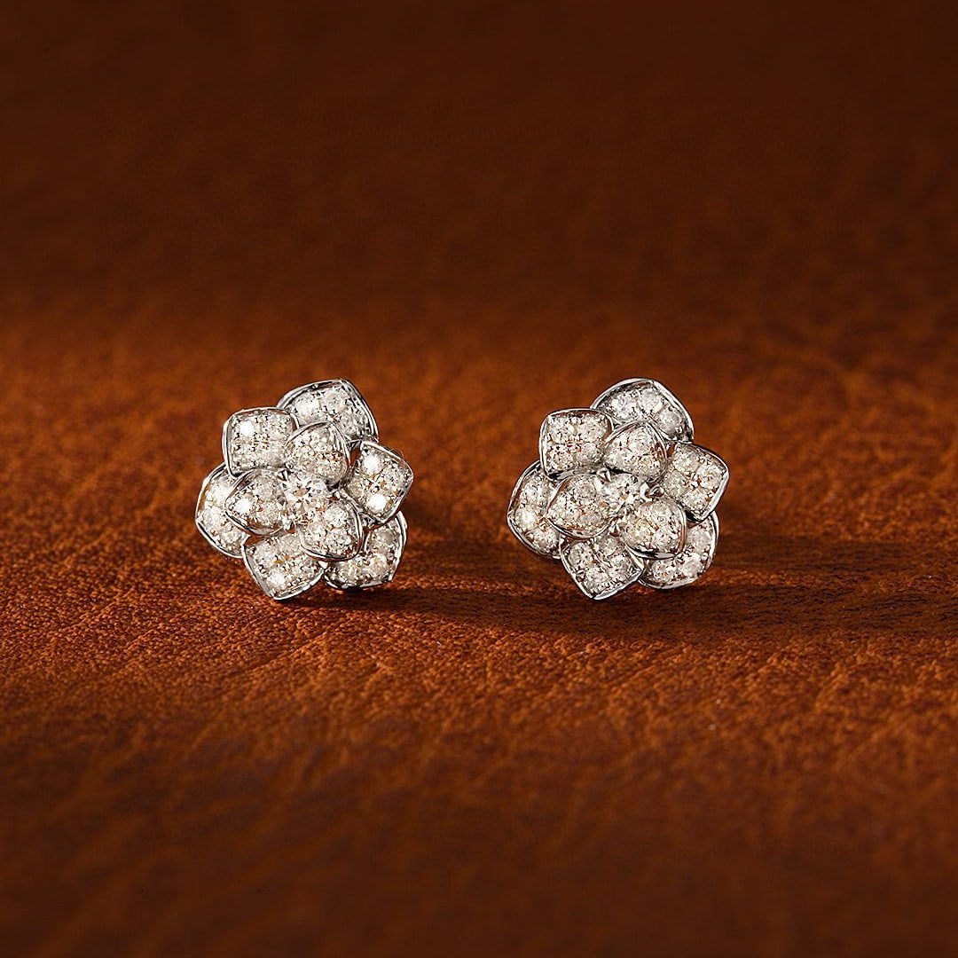 14k Gold 0.35 Ctw Natural H Diamond Earrings: Ref:230941062 // gold content:14k gold // main gemstone:diamond // shape:round // carat weight:0. 07ct // clarity grade:vs-si // color:h // treatment:natural // cut grade:g // // adjacent gemstone