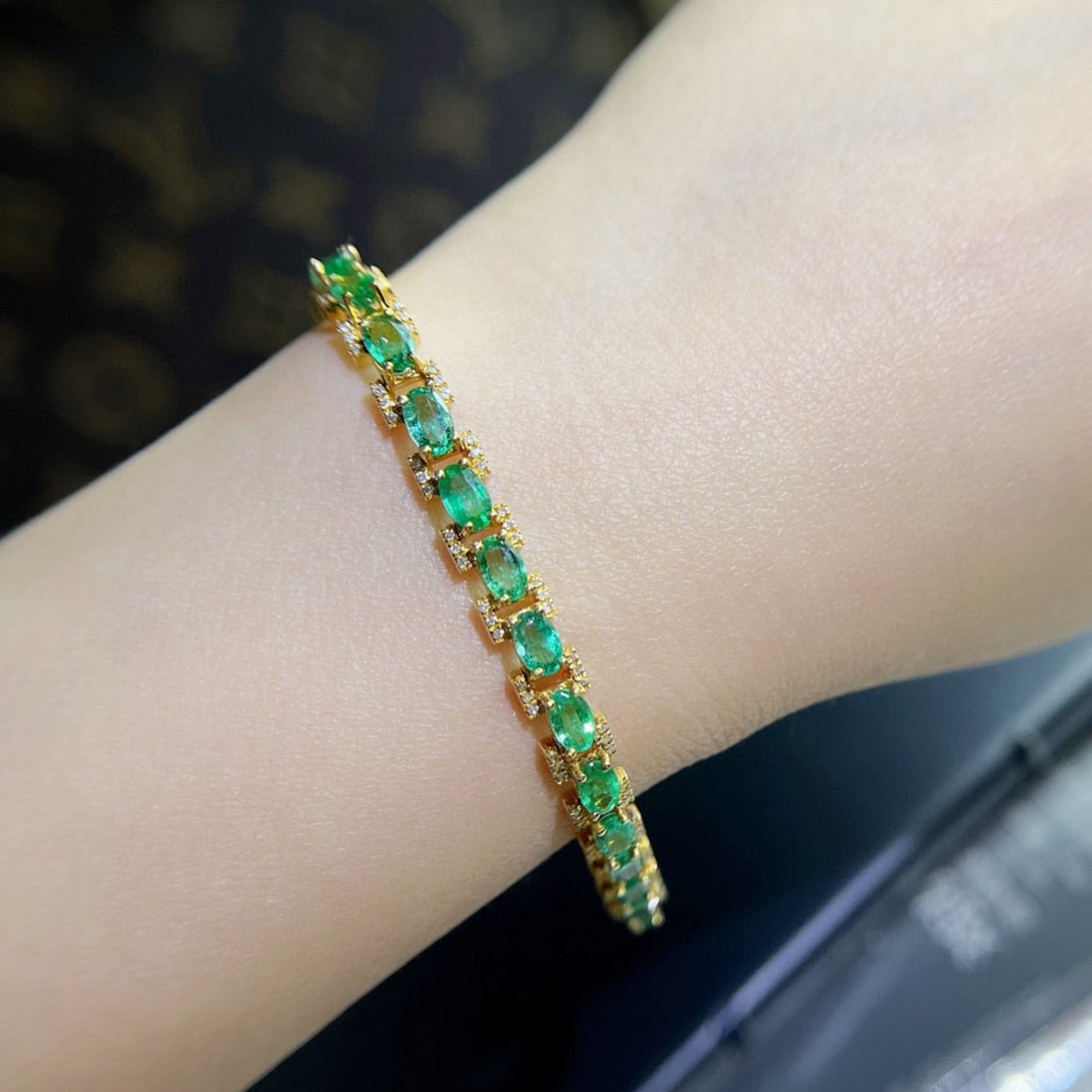 14k Gold 7.53 Ctw Vivid Green Natural Emerald & Diamond Bracelet - 5