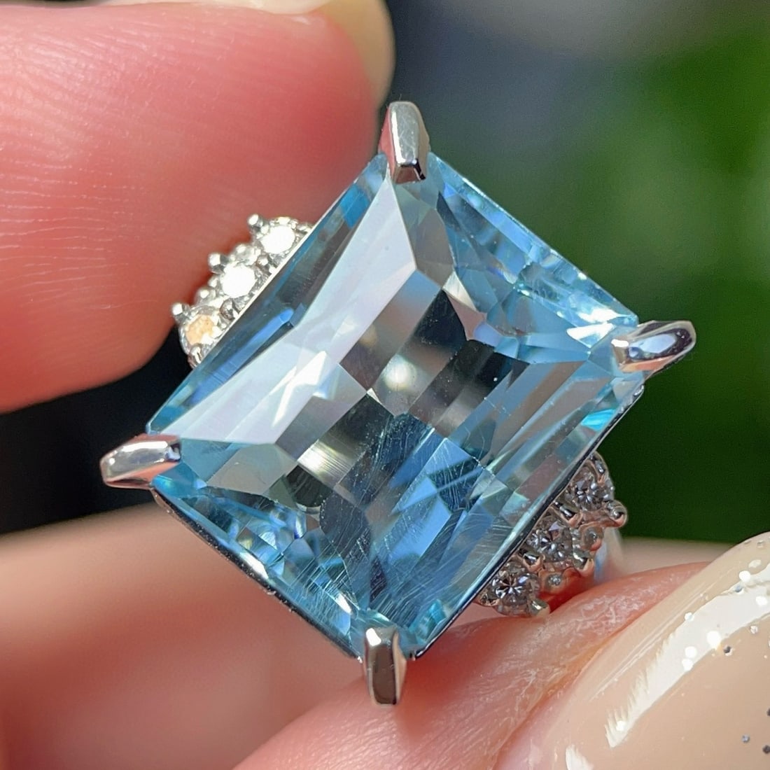 14k Gold 13.20 Ctw Natural Topaz & Diamond Ring - 5