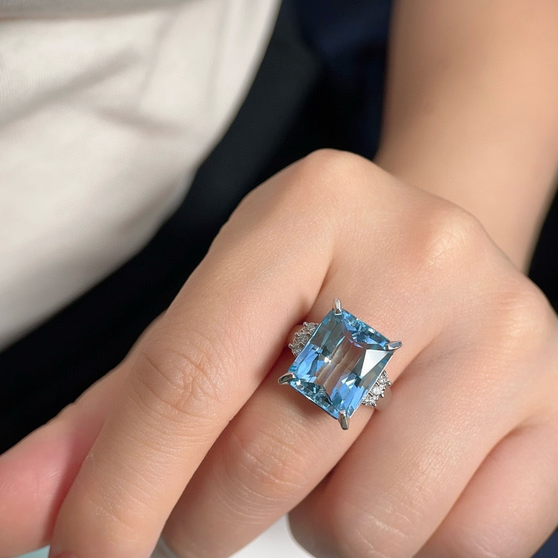 14k Gold 13.20 Ctw Natural Topaz & Diamond Ring - 7