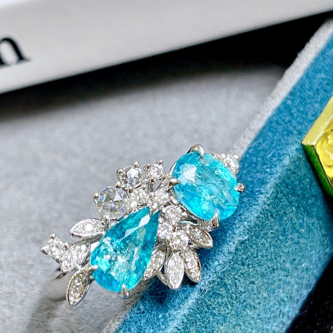 14k Gold 2.2 Ctw Natural Paraiba Tourmaline & Diamond Ring - 5