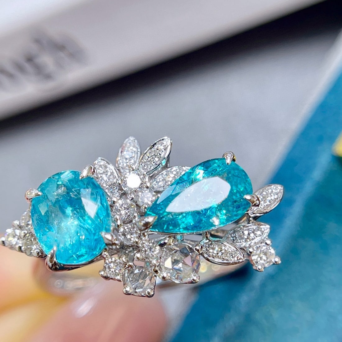 14k Gold 2.2 Ctw Natural Paraiba Tourmaline & Diamond Ring - 6