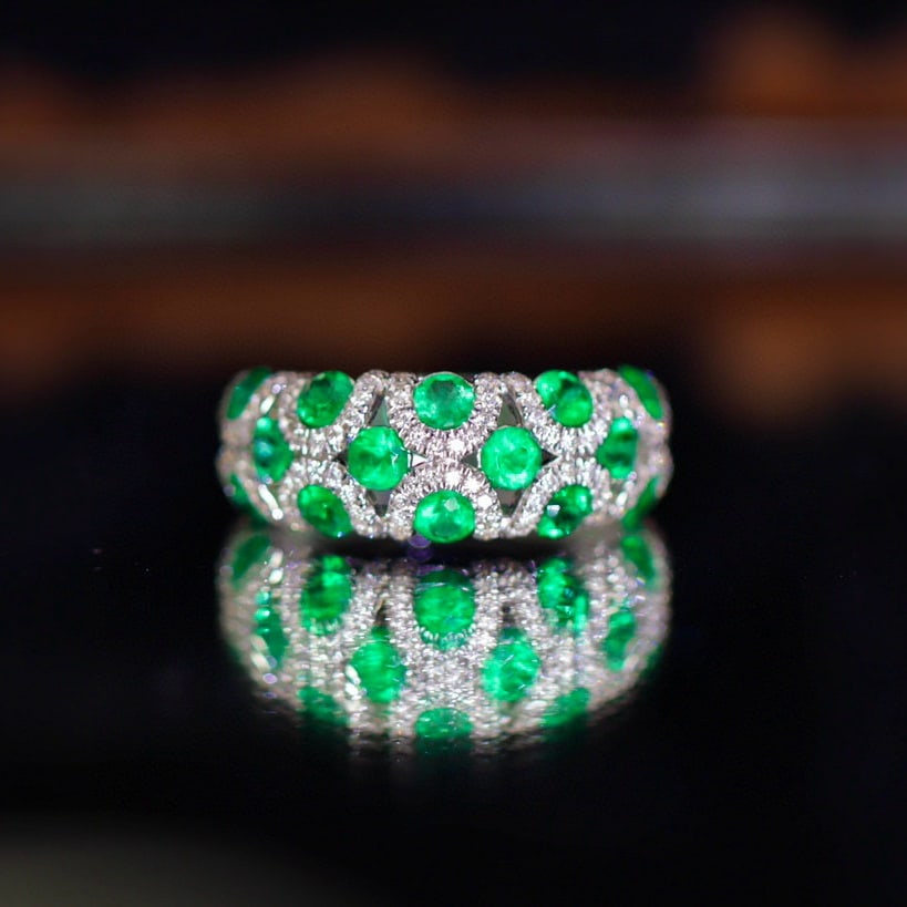 14k Gold 1.72 Ctw Vivid Green Natural Emerald & Diamond Ring: Ref:230941079 // gold content:14k gold // ring size:7. 25us // // main gemstone:emerald // shape:round // carat weight:1. 34ct // color:vivid green // treatment:natural // cut grade:g // //