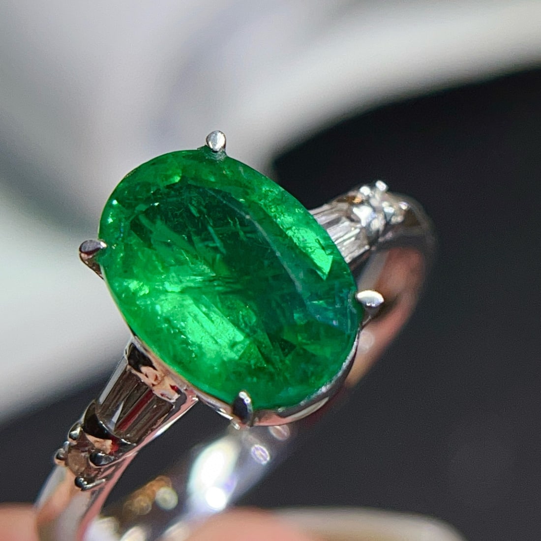14k Gold 2.44 Ct Vivid Green Natural Emerald & Diamond Ring - 2