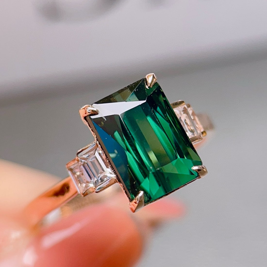 14k Gold 3 Ct Natural Tourmaline & Sapphire Ring: Ref:230941091 // gold content:14k gold // ring size:7. 25us // // main gemstone:tourmaline // shape:octagonal // carat weight:3ct // color:green // treatment:natural // // adjacent gemstone 2 :