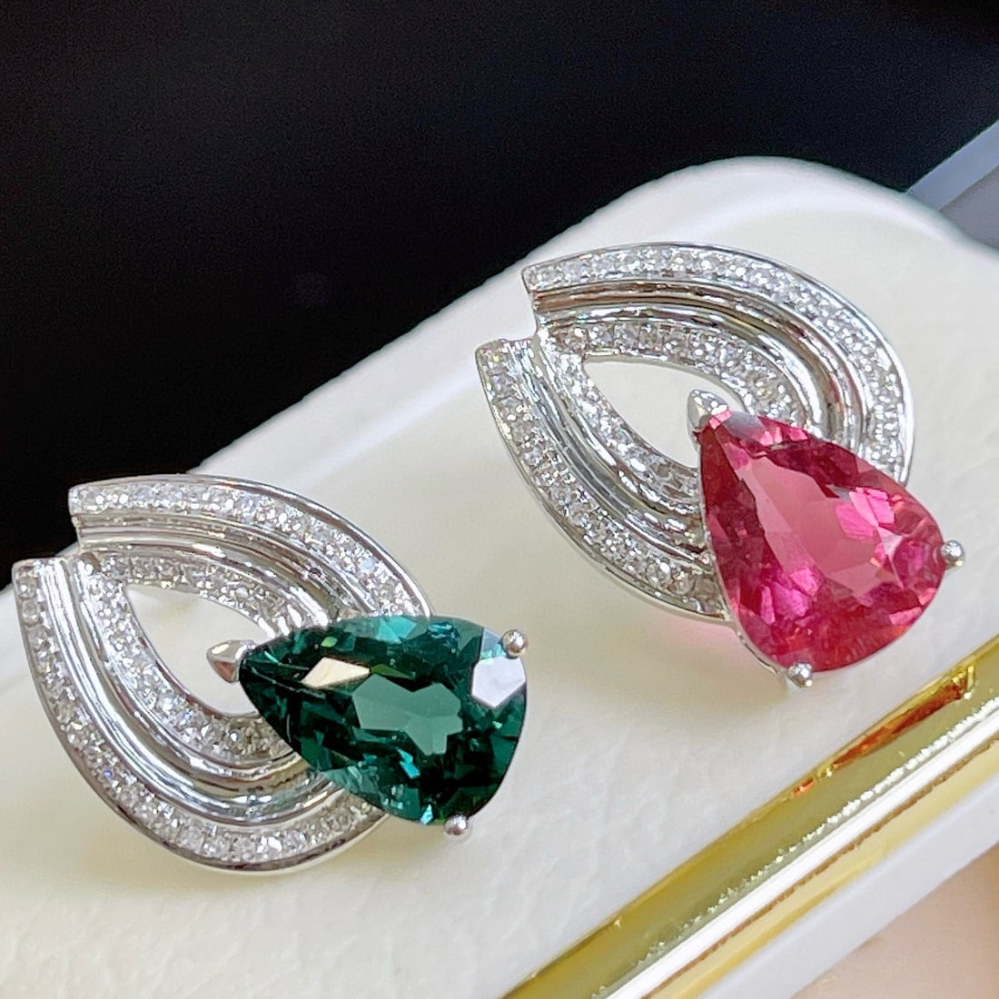 14k Gold 3.5 Ctw Natural Tourmaline & Diamond & Toi Et Moi Earrings - 5