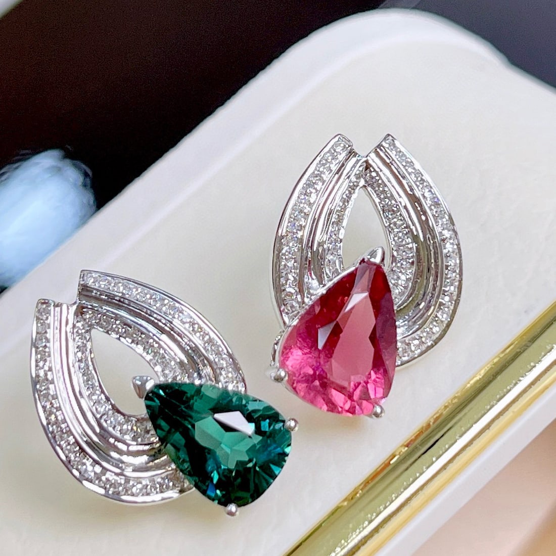 14k Gold 3.5 Ctw Natural Tourmaline & Diamond & Toi Et Moi Earrings - 6