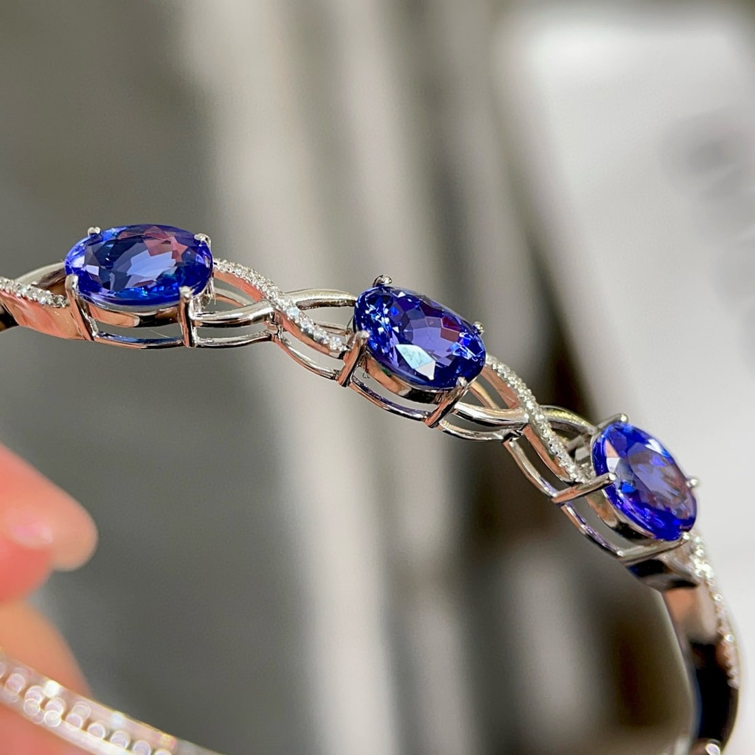 14k Gold 5.42 Ct Natural Tanzanite & Diamond Bangle - 2
