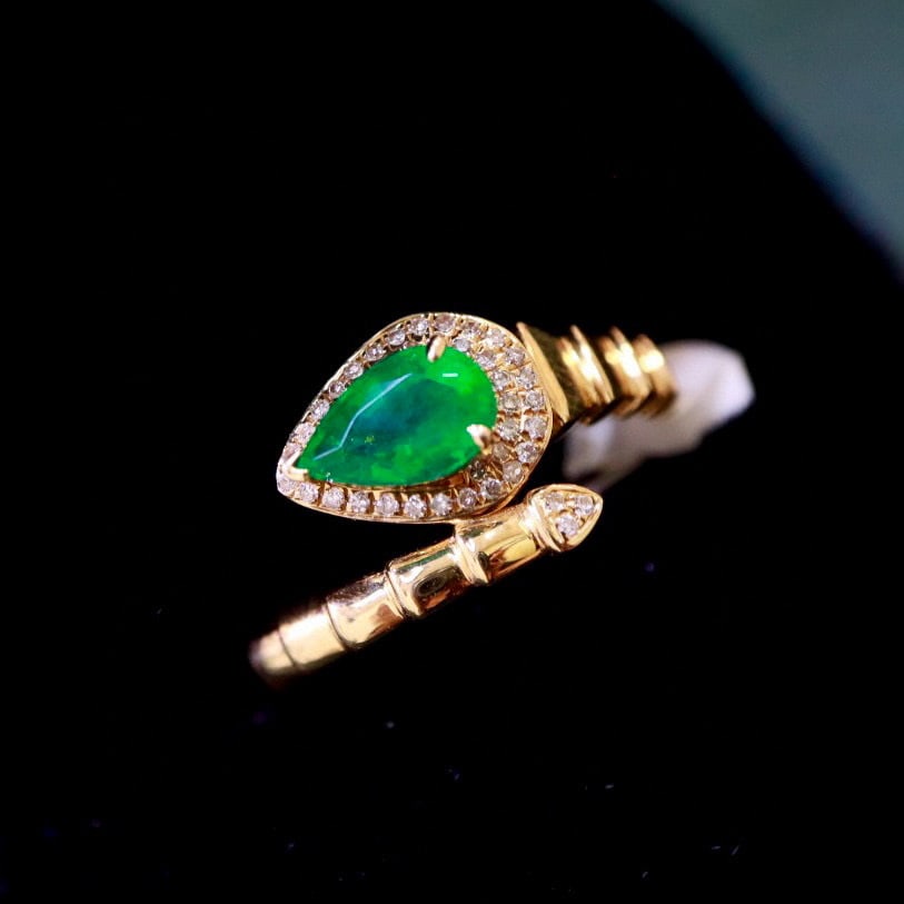 14k Gold 0.86 Ctw Vivid Green Natural Emerald & Diamond Ring - 2