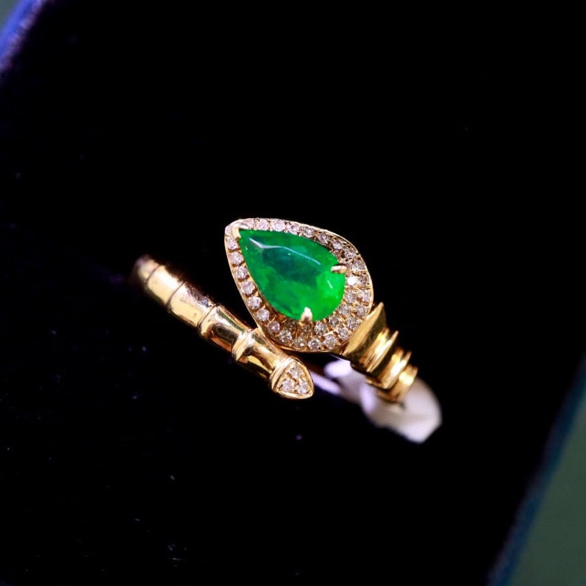 14k Gold 0.86 Ctw Vivid Green Natural Emerald & Diamond Ring - 3