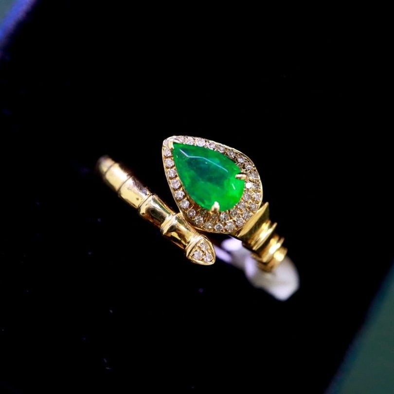 14k Gold 0.86 Ctw Vivid Green Natural Emerald & Diamond Ring - 5
