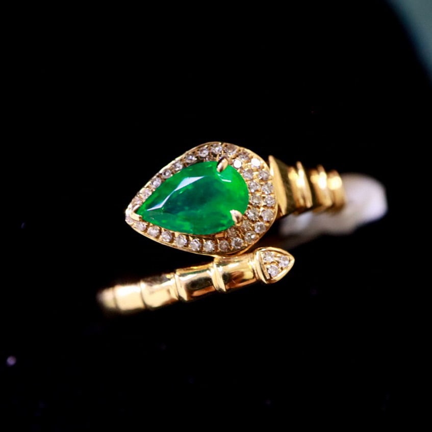 14k Gold 0.86 Ctw Vivid Green Natural Emerald & Diamond Ring - 7