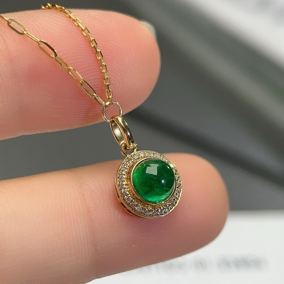 14k Gold 0.95 Ct Vivid Green Natural Emerald & Diamond Necklace - 3