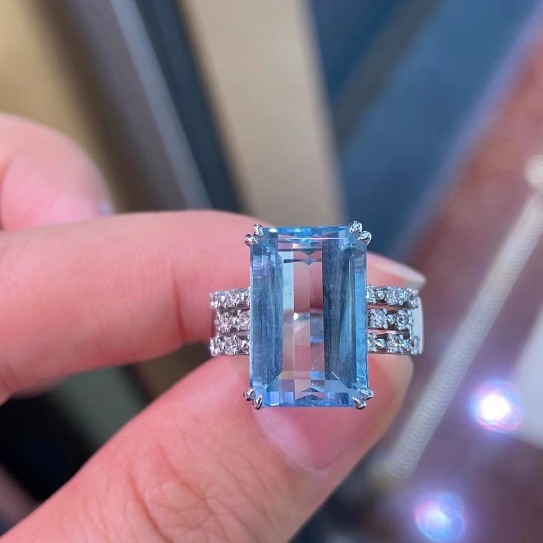 14k Gold 8.47 Ctw Natural Aquamarine & Diamond Ring - 2