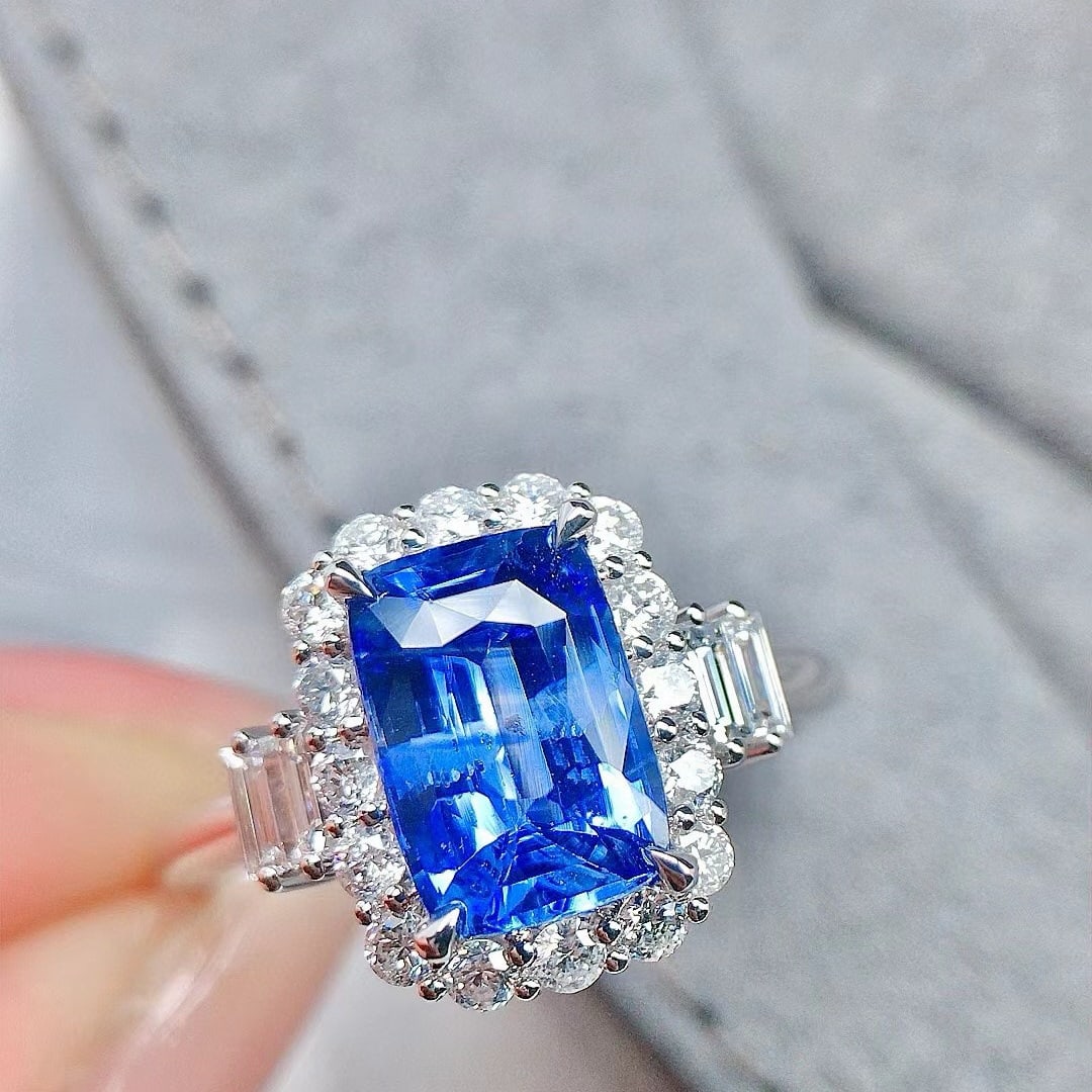 14k Gold 2.67 Ctw Natural Sapphire & Diamond Ring: Ref:230941126 // gold content:14k gold // ring size:7. 25us // // main gemstone:sapphire // shape:cushion // carat weight:2. 15ct // color:cornflower blue // treatment:natural // // adjacent gemstone