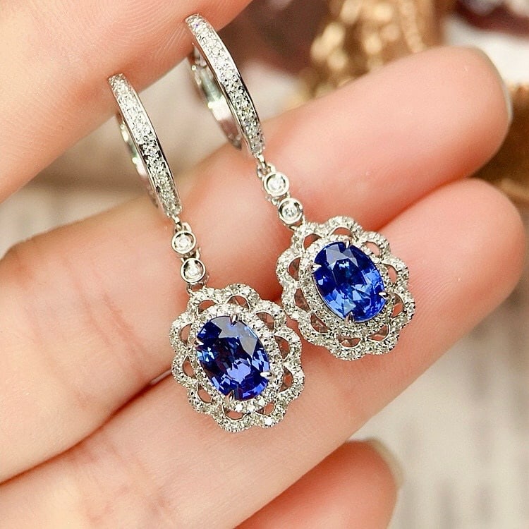 14k Gold 2.60 Ctw Natural Sapphire & Diamond Earrings: Ref:230941133 // gold content:14k gold // main gemstone:sapphire // shape:oval // carat weight:2. 15ct // color:cornflower blue // treatment:natural // // adjacent gemstone 2 : diamond // shape:round