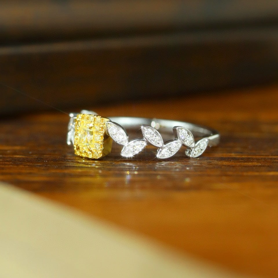 14k Gold 0.30 Ctw Natural Yellow Diamond & Diamond Ring - 2