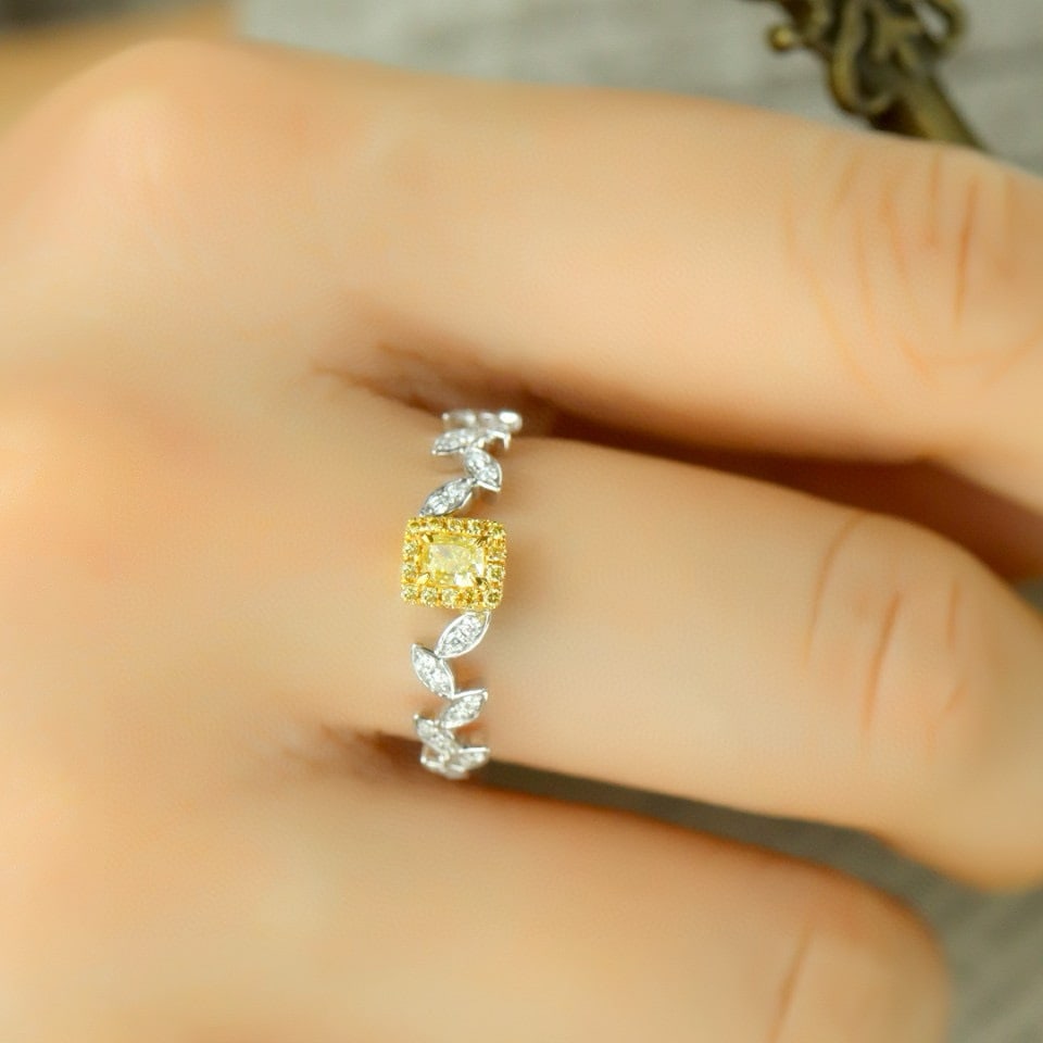 14k Gold 0.30 Ctw Natural Yellow Diamond & Diamond Ring - 6