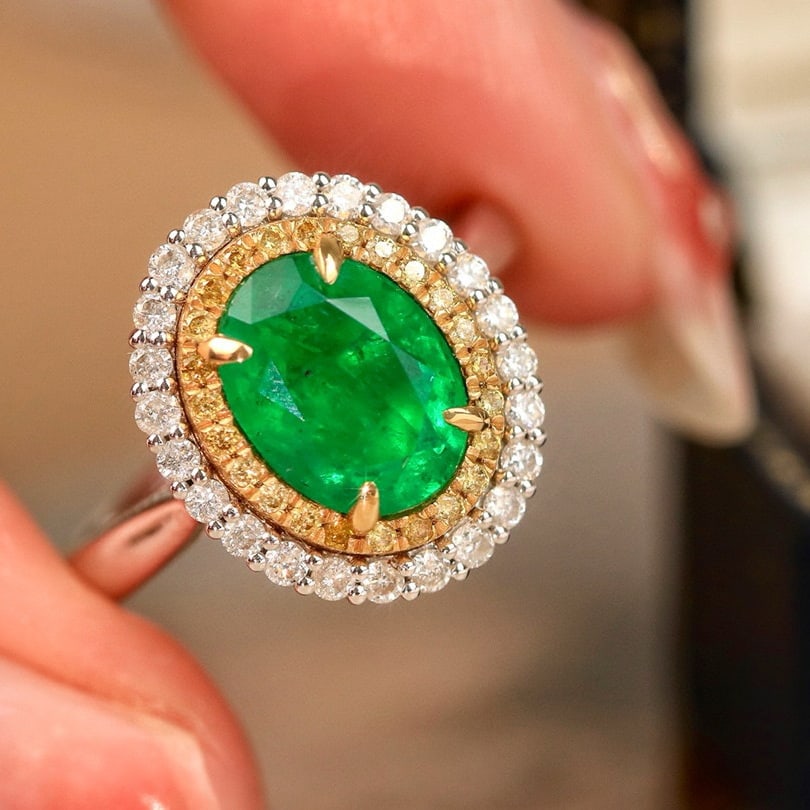 14k Gold 1.95 Ct Vivid Green Natural Emerald & Diamond Ring - 4