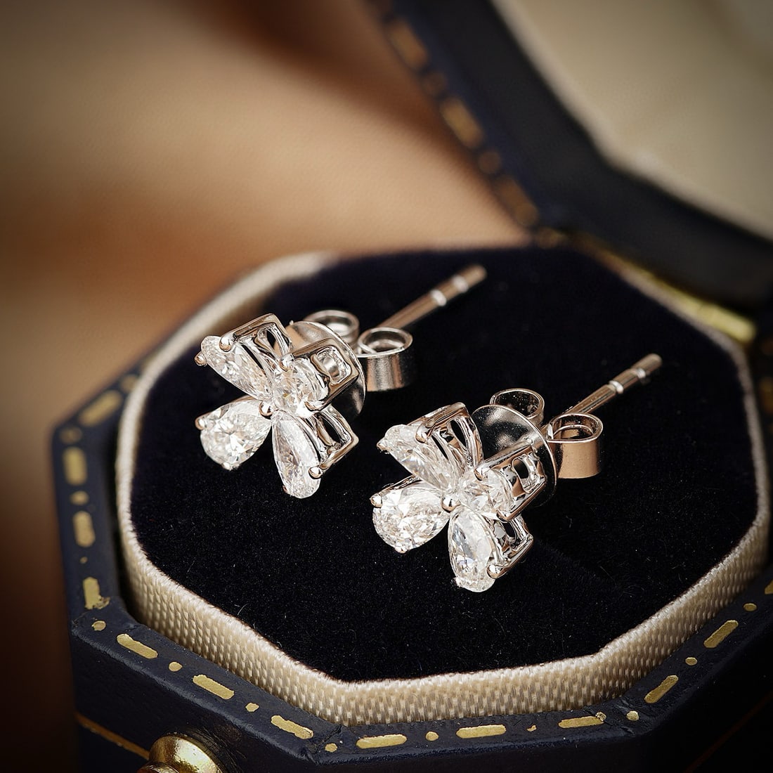 14k Gold 0.54 Ct Natural H Diamond Earrings - 4