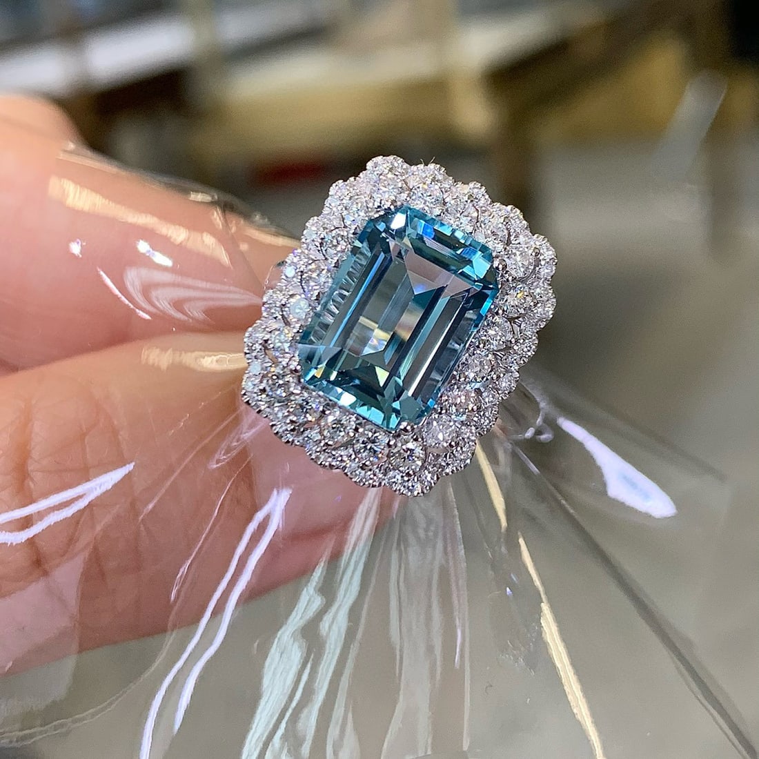 14k Gold 5.20 Ctw Natural Aquamarine & Diamond Ring - 3