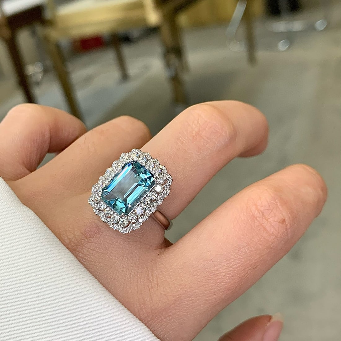 14k Gold 5.20 Ctw Natural Aquamarine & Diamond Ring - 4