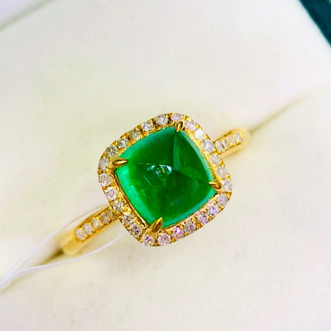 14k Gold 2.8 Ct Vivid Green Natural Emerald & Diamond Ring - 7