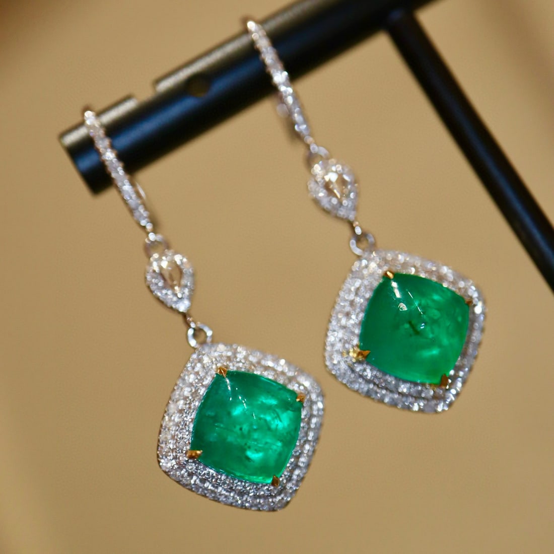 14k Gold 6.12 Ctw Natural Emerald & Diamond Earrings - 8