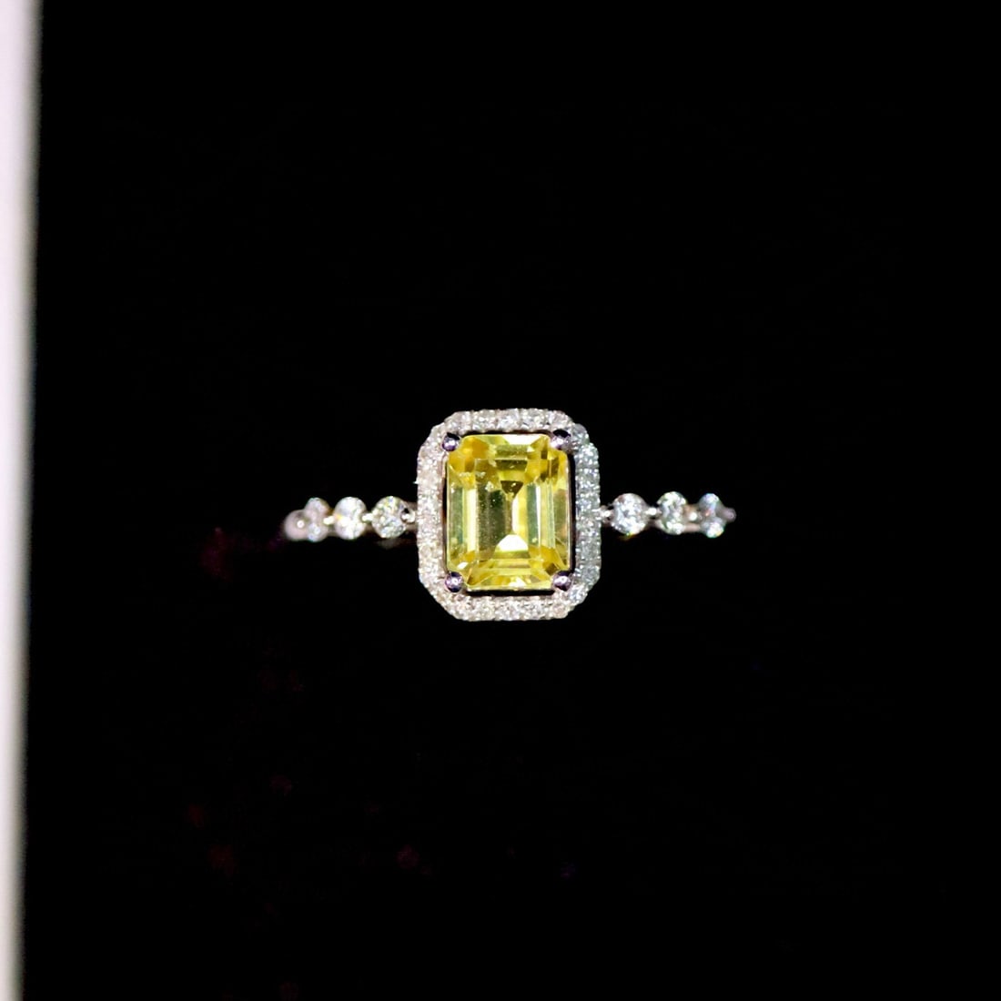 14k Gold 1.16 Ctw Natural Sapphire & Diamond Ring: Ref:230941163 // gold content:14k gold // ring size:7. 25us // // main gemstone:sapphire // shape:octagonal // carat weight:1. 0ct // color:yellow // treatment:natural // // adjacent gemstone 2 :