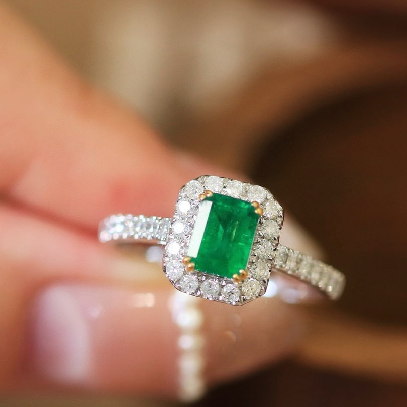 14k Gold 1.27 Ctw Vivid Green Natural Emerald & Diamond Ring - 3