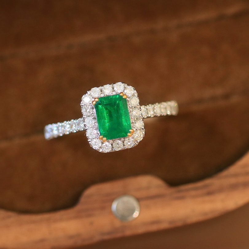 14k Gold 1.27 Ctw Vivid Green Natural Emerald & Diamond Ring - 6