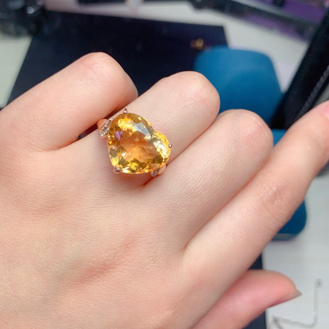 14k Gold 13.5 Ct Natural Citrine & Diamond Ring - 8